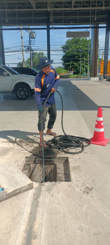 ช่างลอกท่อ